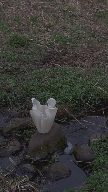 SERENITY sculptural vase